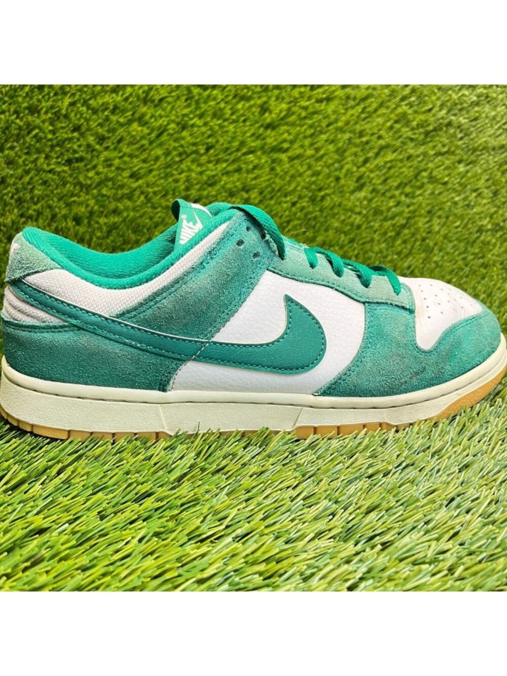 Nike‎ Dunk Low SE Mens Size 9 White Green Gum Athletic Leather Shoes Sneakers